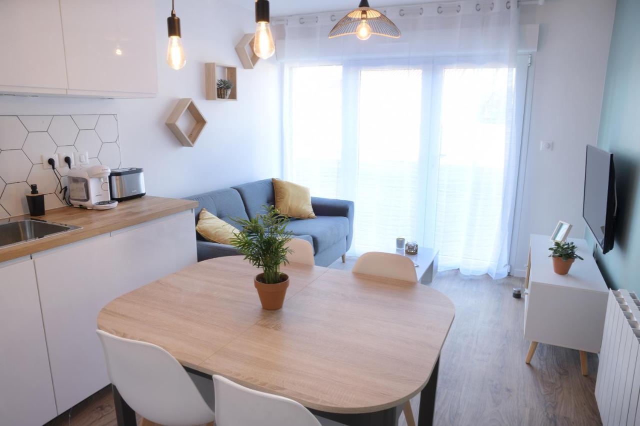 Appart T2 Avec Terrasse, Parking Et Wifi Angulema Exterior foto